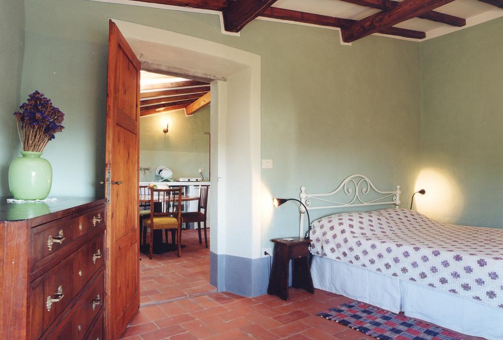 Bed and Breakfast antica casa "le rondini" Borgo a Buggiano Habitación foto