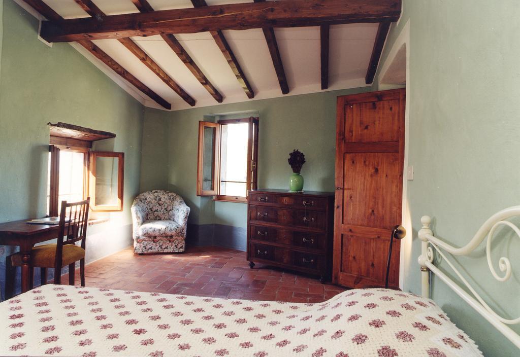 Bed and Breakfast antica casa "le rondini" Borgo a Buggiano Habitación foto