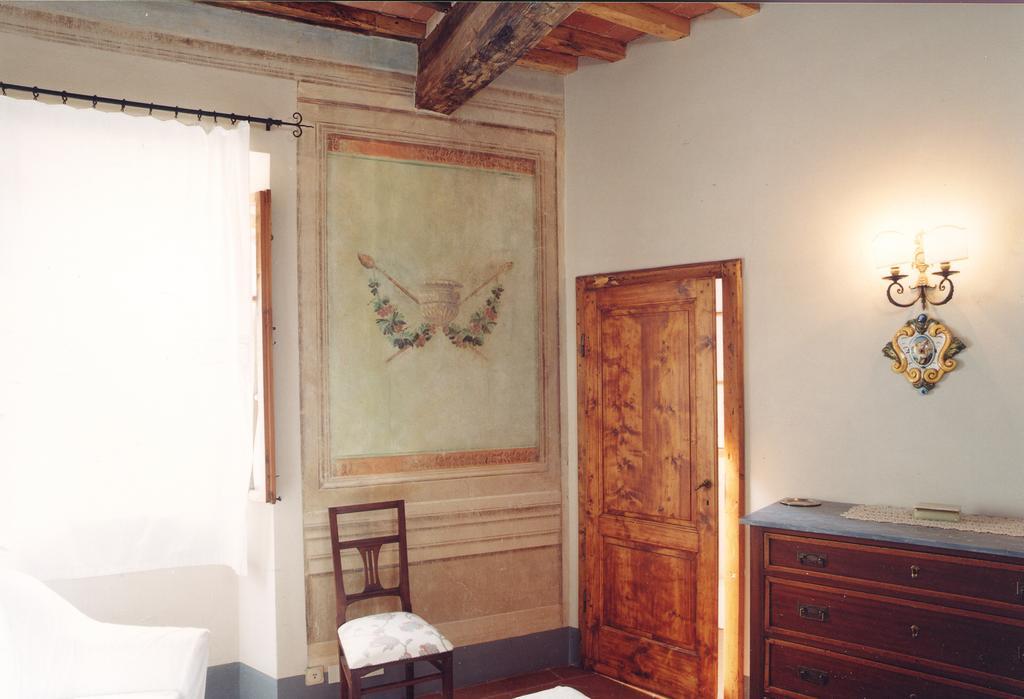 Bed and Breakfast antica casa "le rondini" Borgo a Buggiano Habitación foto