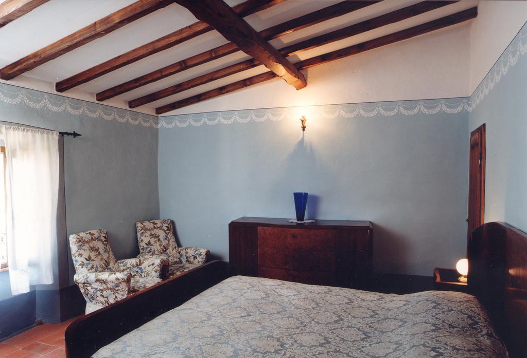 Bed and Breakfast antica casa "le rondini" Borgo a Buggiano Habitación foto